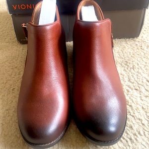 Vionic Jolene Bootie Size 11